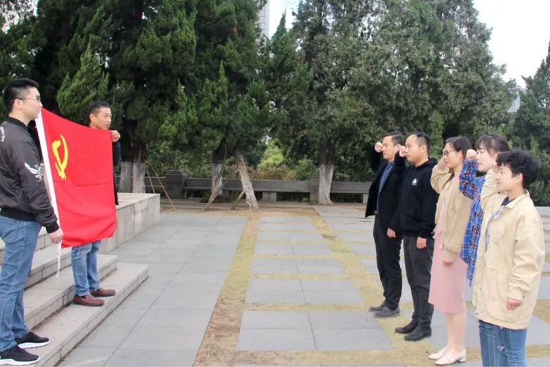 104c7855f6ef83b8e5c92121f7f3a347.jpg 5.jpg